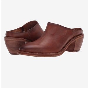 FRYE Rosalia Mule Caramel Antique Pull Up